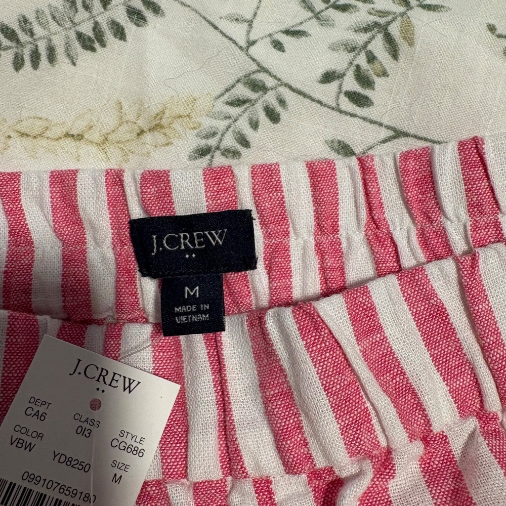 NWT J. Crew Women’s Shorts in Medium Elastic Waist Pink Stripe - Picture 3 of 6